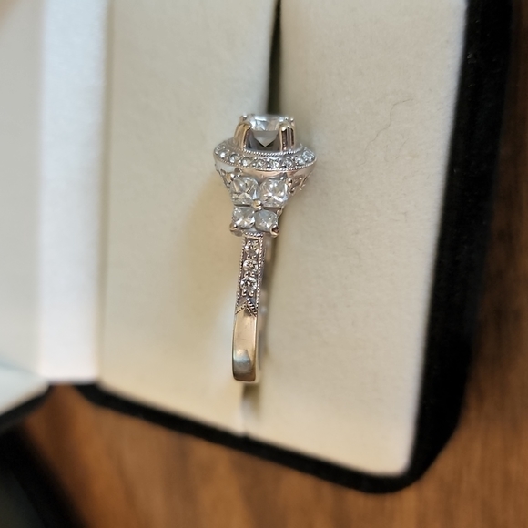 Nelson Calla Diamond Ring - Picture 5 of 7